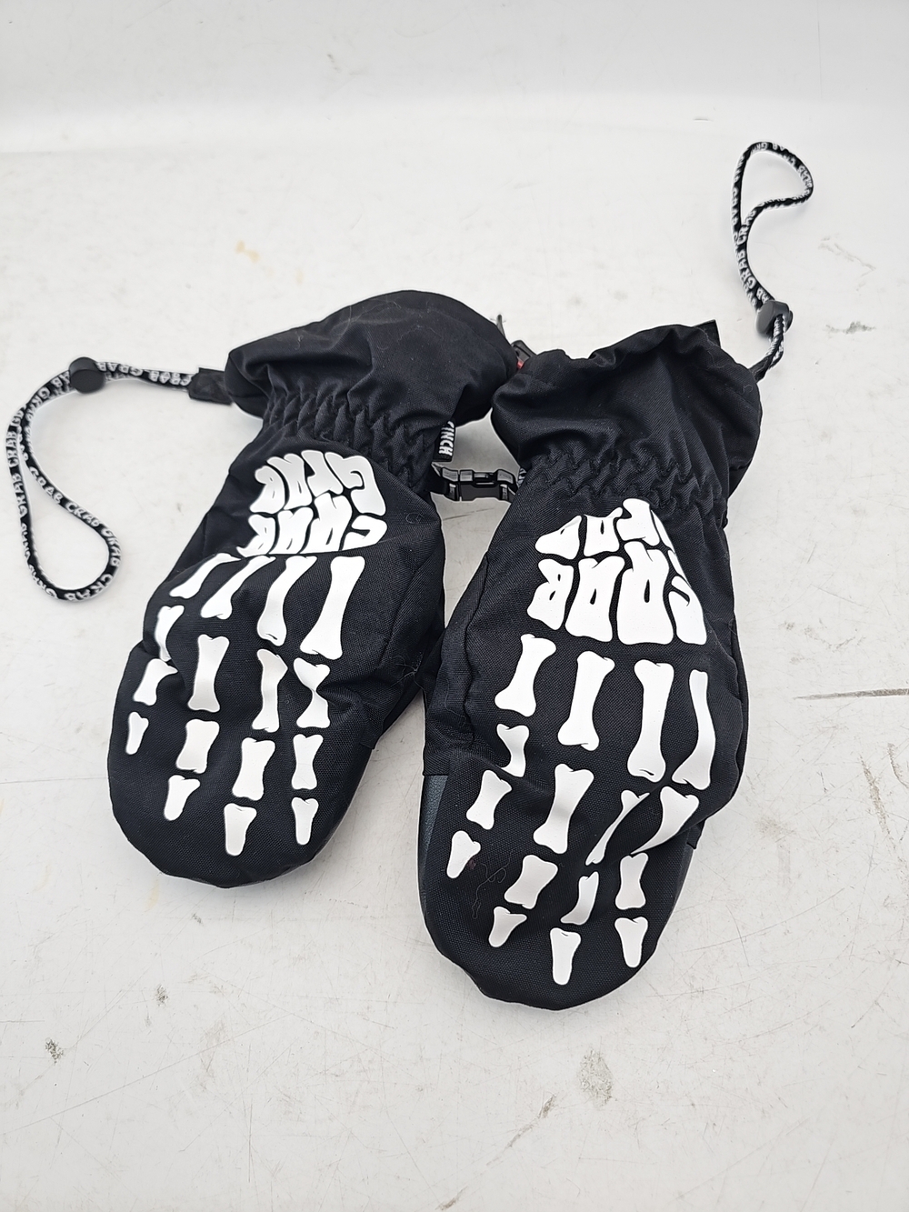 Crab Grab Skeleton Print Ski Mittens